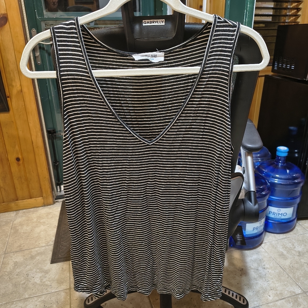 DOUBLE ZERO Striped Black and White Sleeveless Top